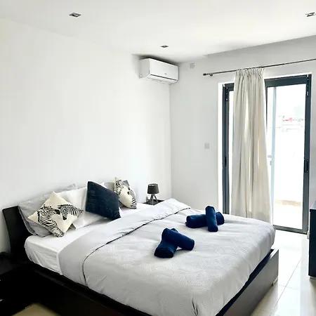 Luxury Penthouse 170 Meters From The Sea In Balluta Bay Apartman
