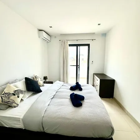 Luxury Penthouse 170 Meters From The Sea In Balluta Bay Apartamento Sliema