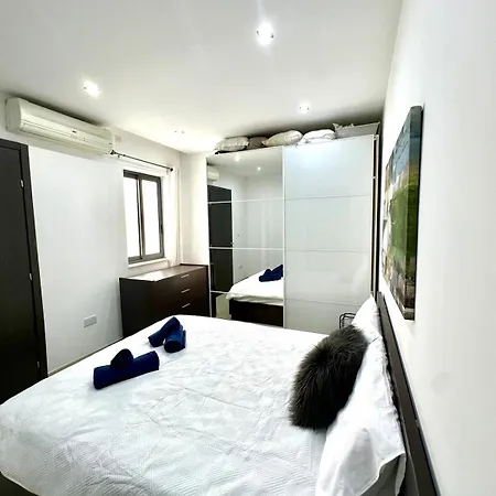 Apartamento Luxury Penthouse 170 Meters From The Sea In Balluta Bay *