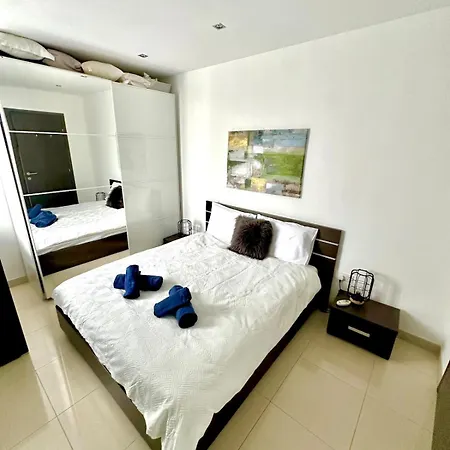 Apartamento Luxury Penthouse 170 Meters From The Sea In Balluta Bay *