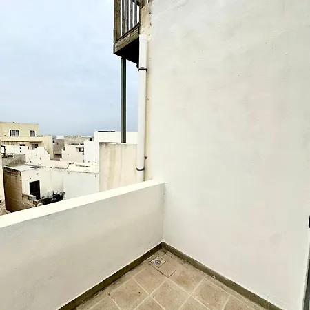 Luxury Penthouse 170 Meters From The Sea In Balluta Bay
