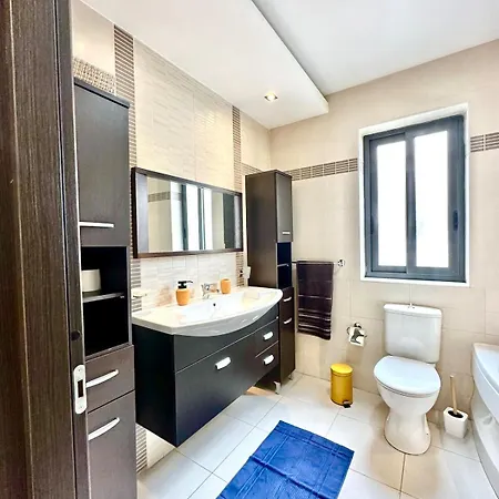 Luxury Penthouse 170 Meters From The Sea In Balluta Bay *
