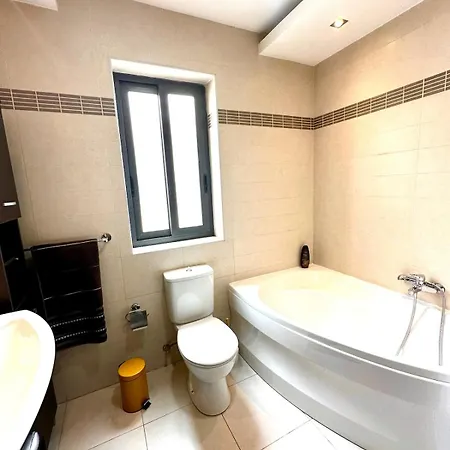 Luxury Penthouse 170 Meters From The Sea In Balluta Bay Apartamento *