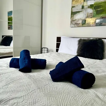 Luxury Penthouse 170 Meters From The Sea In Balluta Bay *