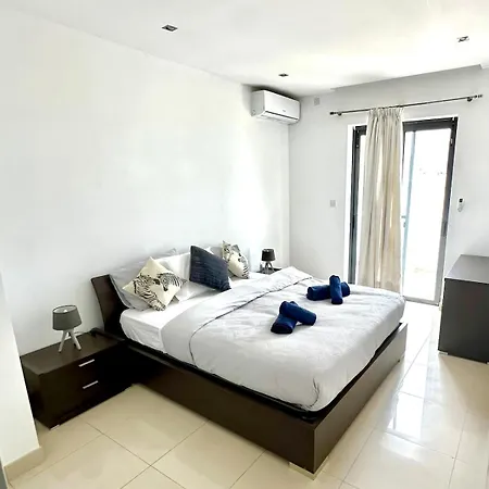 Luxury Penthouse 170 Meters From The Sea In Balluta Bay Διαμέρισμα