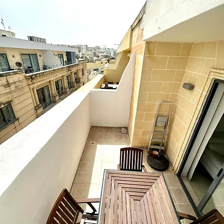 Luxury Penthouse 170 Meters From The Sea In Balluta Bay Διαμέρισμα Σλιέμα